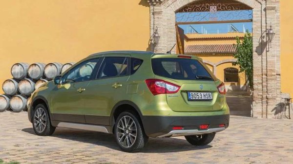 Двигателят M16A е корав бензинов атмосферник с чугунени ризи, верига и ресурс над 350 000 км. Само че дълголетието му зависи от вниманието към детайла. Слабото място при задвижването на периферните агрегати са лагерите на ролките, които често се износват и започват да шумят още на 50&ndash;60 хиляди км.

Какво да се направи?

Не чакайте ролката да заклини, защото това може да скъса ремъка и да останете без водна помпа или генератор. Наглеждайте (и се прислушвайте) лагерите по-често. Появи ли се паразитен шум &ndash; сменяйте. За да минат по-тънко, някои по-опитни собственици набиват само нов лагер в старата ролка, стига корпусът ѝ да позволява такава интервенция.
